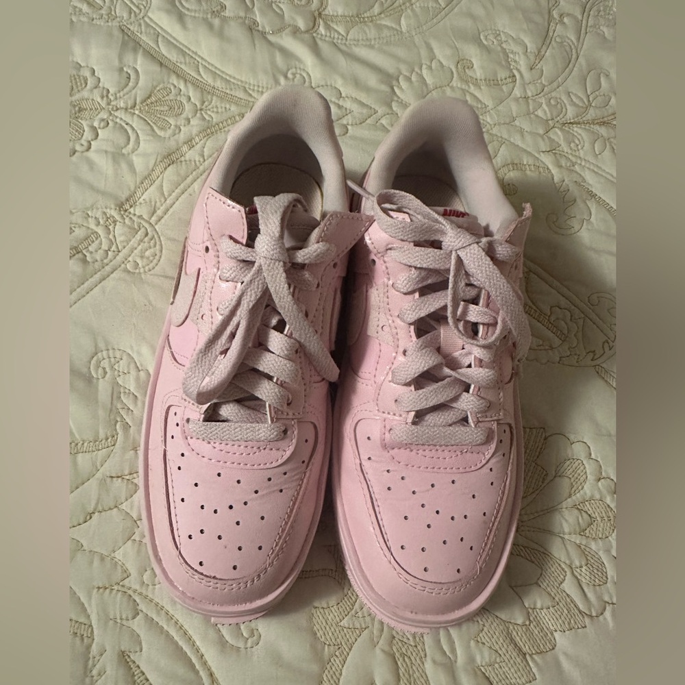 Nike Women's Light Pink Sneakers